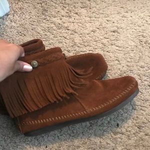 REAL Minnetonka Boots....size 7